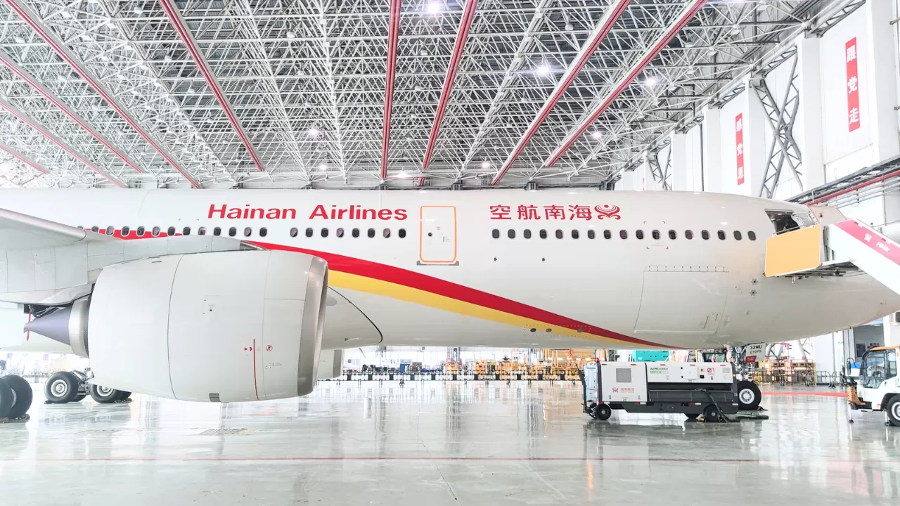 AEME GSE ECOTUG 180 Mobile Battery-Powered eGPU Powers Airbus A330neo China Debut